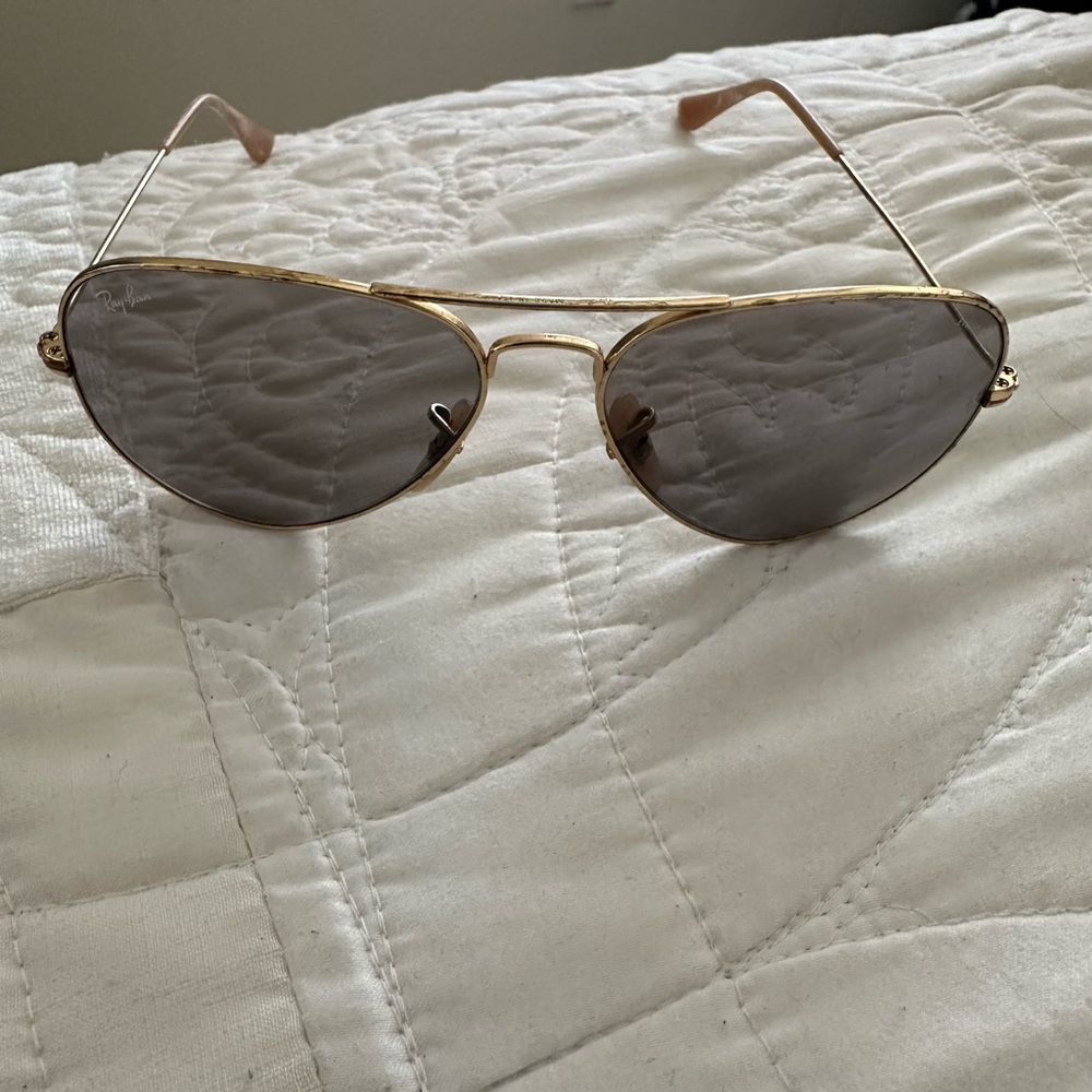 Ray-Ban Classic Gold Aviators - Picture 6 of 6